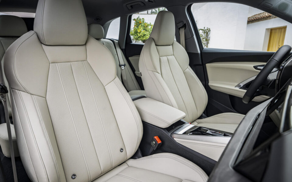 Audi Q5 interieur voorzijde huren Audi Q5 interieur voorzijde huren