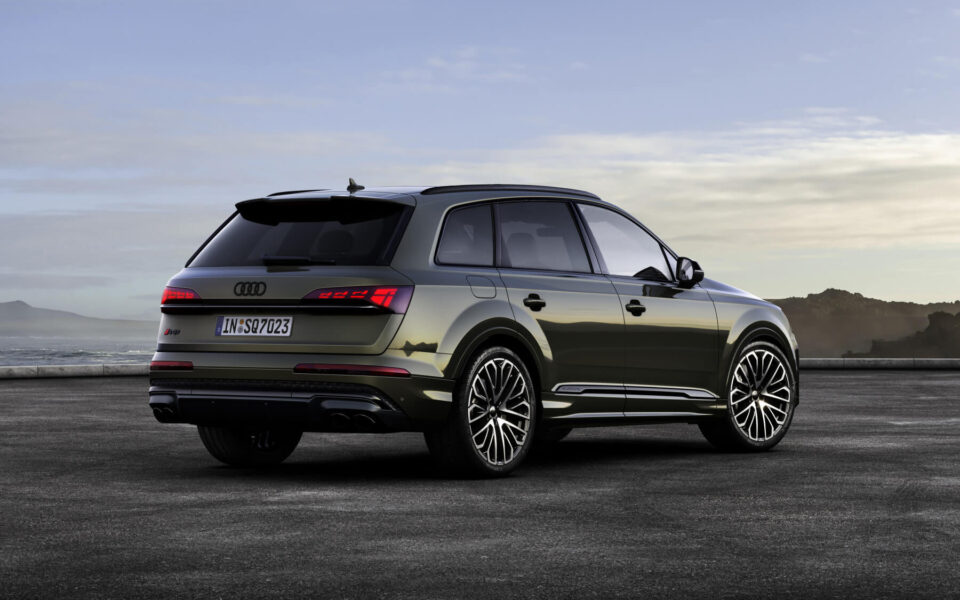 Audi Q7 huren achterzijde exterieur